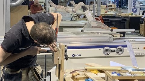 The finalists of WorldSkills Netherlands play it out with a "Maestro" stroke